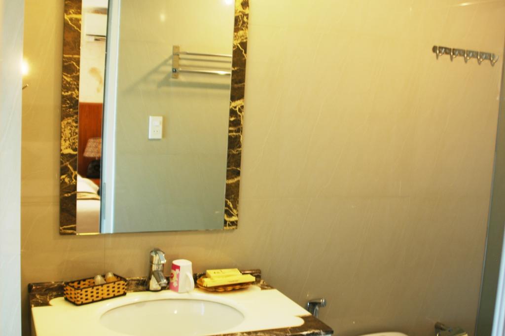 Minh Nhat Hotel Nha Trang Room photo